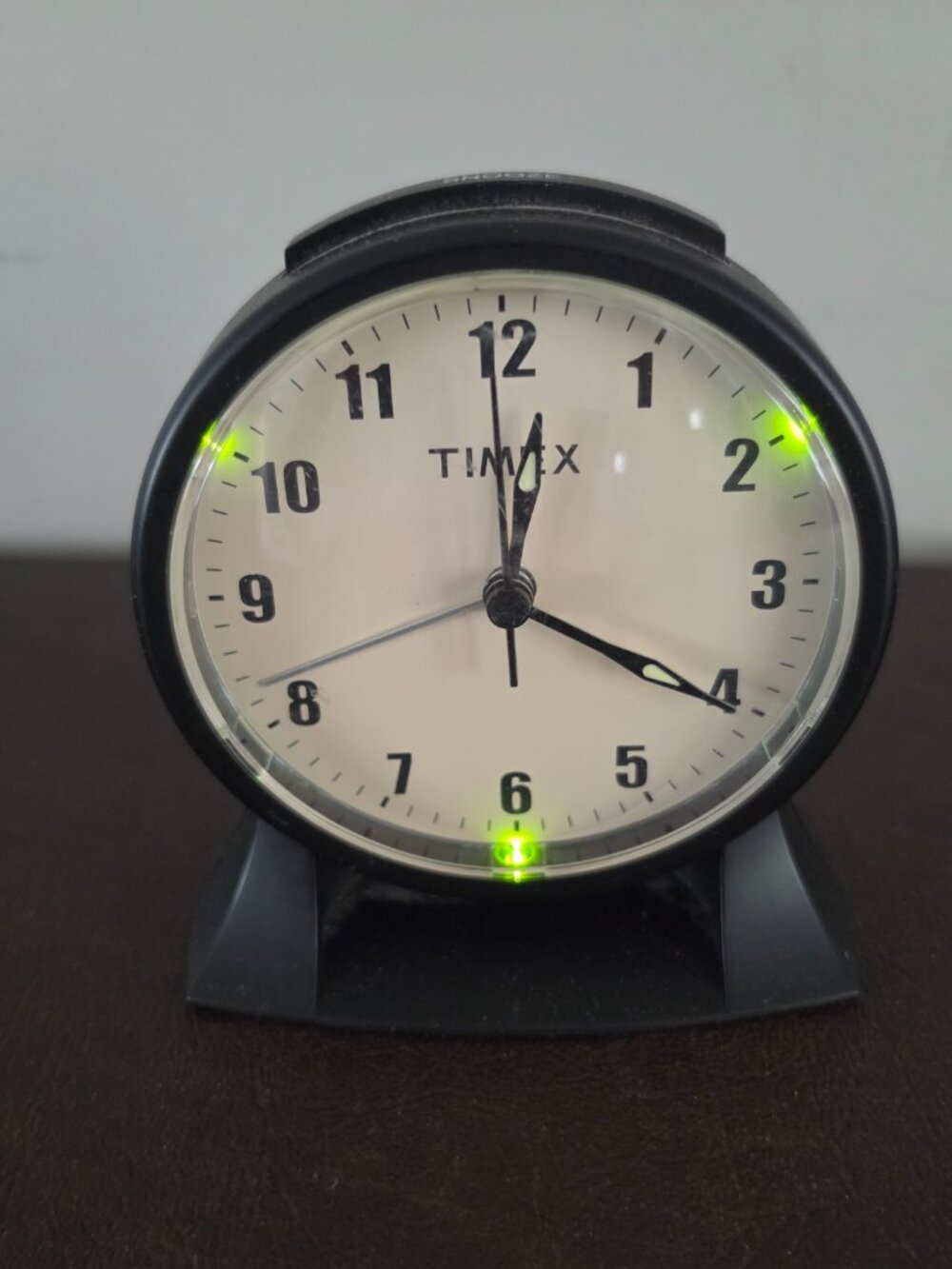 TIMEX Clock Model 3003T AC120V is a white quartz clock